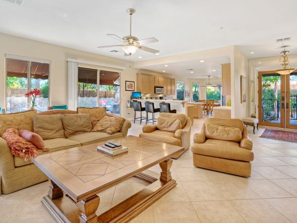 Palm Springs Home 984241