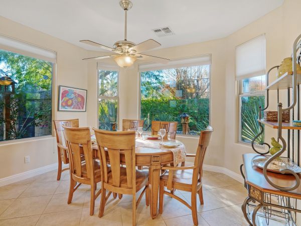 Palm Springs Home 984241