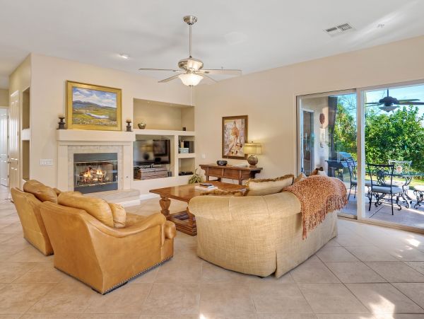 Palm Springs Home 984241