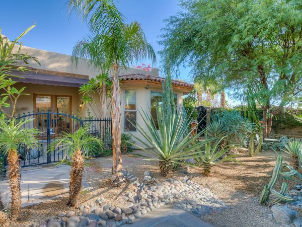 Palm Springs Home 984241