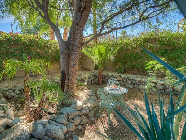 Palm Springs Home 984241