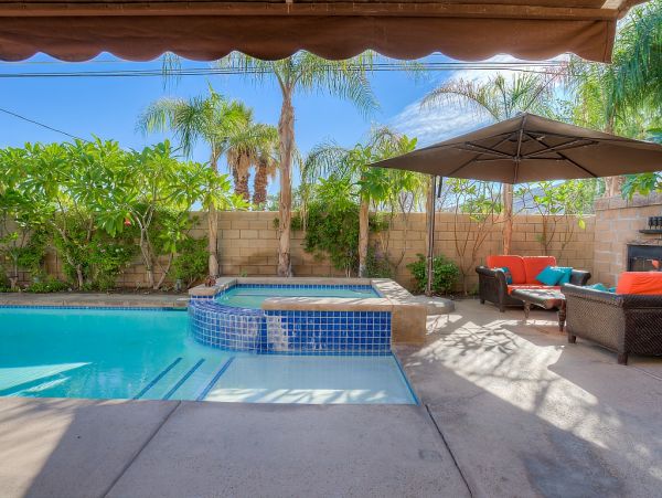 Palm Springs Home 984241