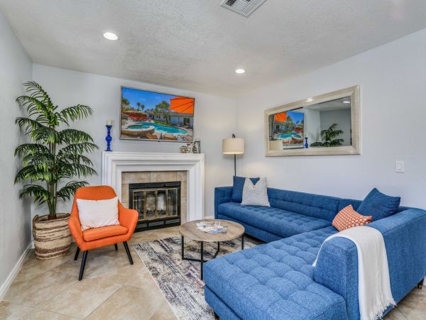 Palm Springs Home 984242