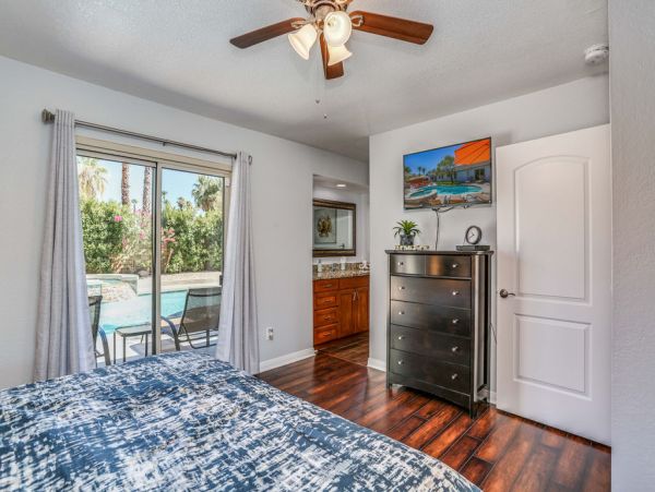 Palm Springs Home 984242