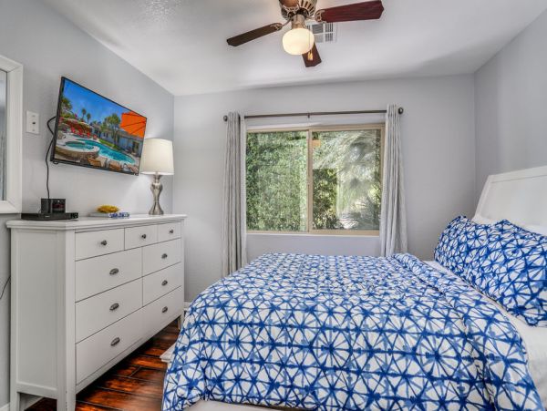 Palm Springs Home 984242