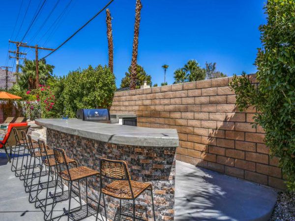 Palm Springs Home 984242