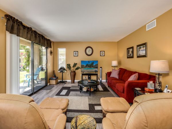 Palm Springs Home 984244