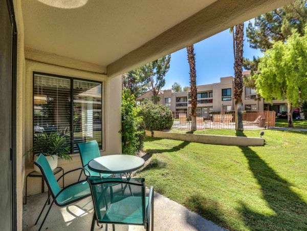 Palm Springs Home 984244