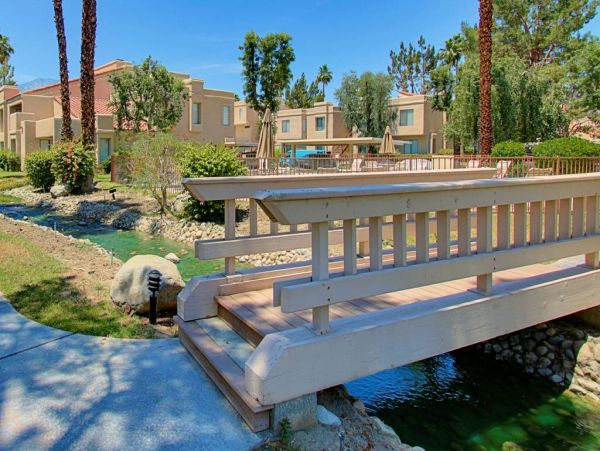 Palm Springs Home 984244