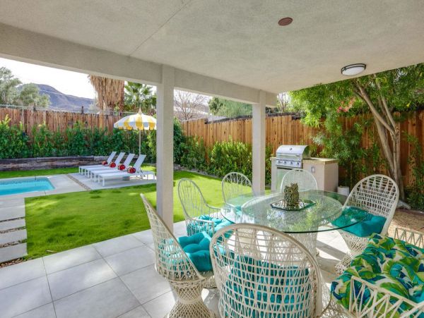 Palm Springs Home 984245
