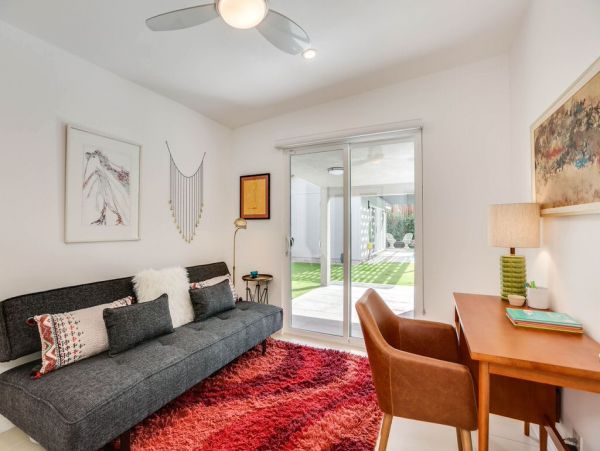 Palm Springs Home 984245