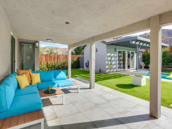 Palm Springs Home 984245