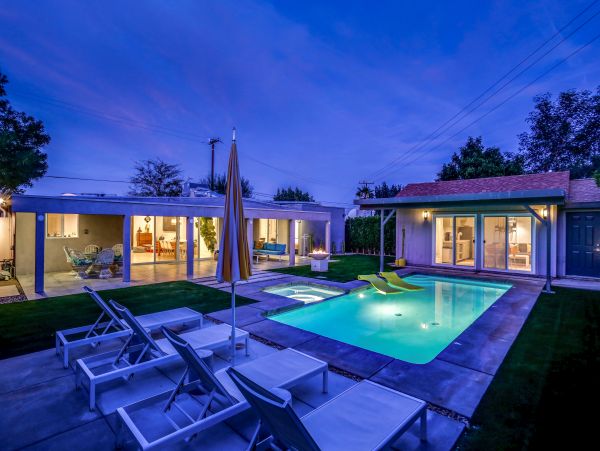 Palm Springs Home 984245