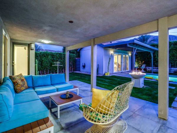 Palm Springs Home 984245