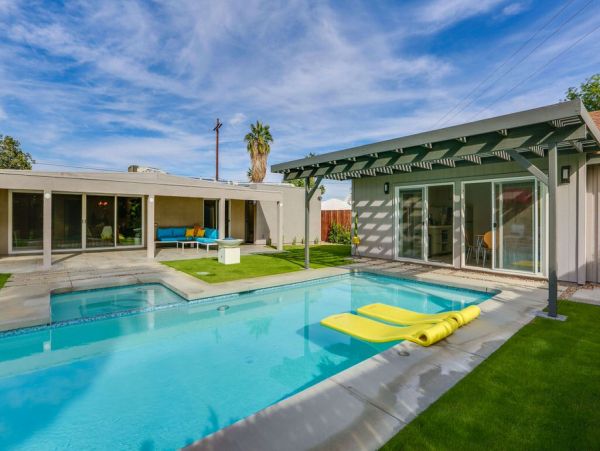 Palm Springs Home 984245