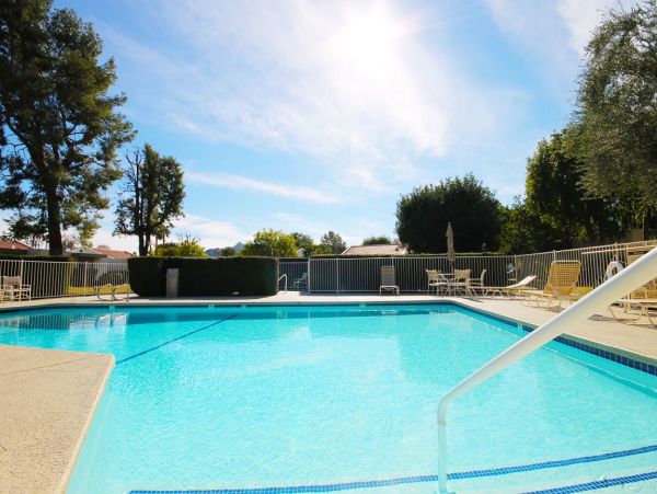 Palm Springs Home 984246
