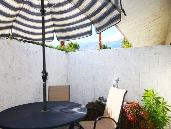 Palm Springs Home 984246