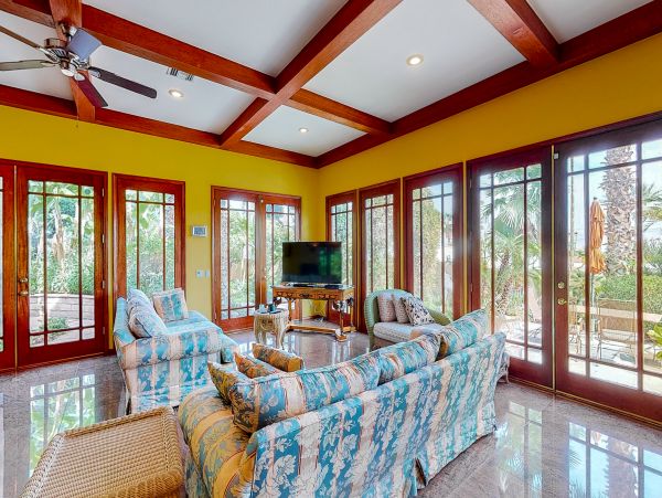 Palm Springs Home 984247