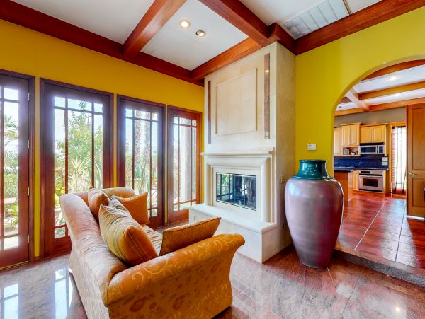 Palm Springs Home 984247