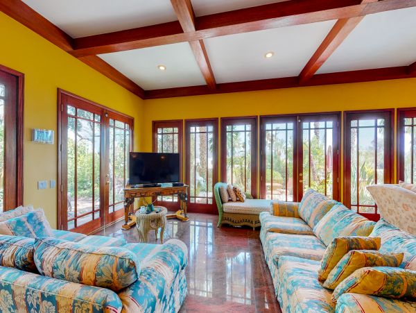 Palm Springs Home 984247