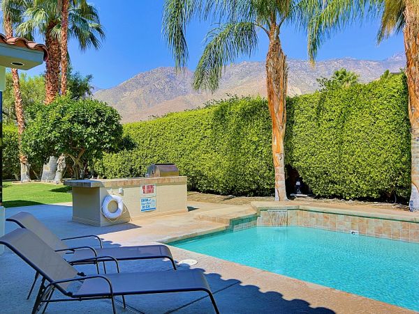 Palm Springs Home 984248