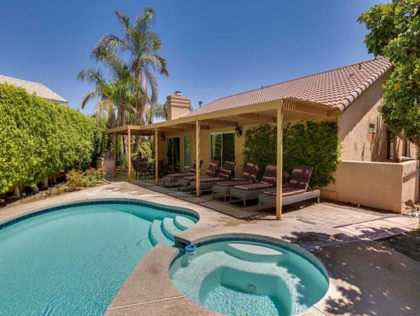 Palm Springs Home 984249