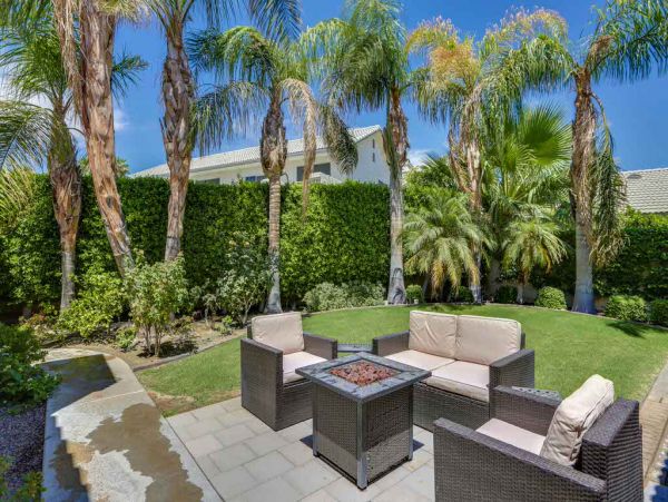 Palm Springs Home 984249