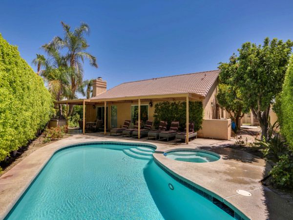 Palm Springs Home 984249