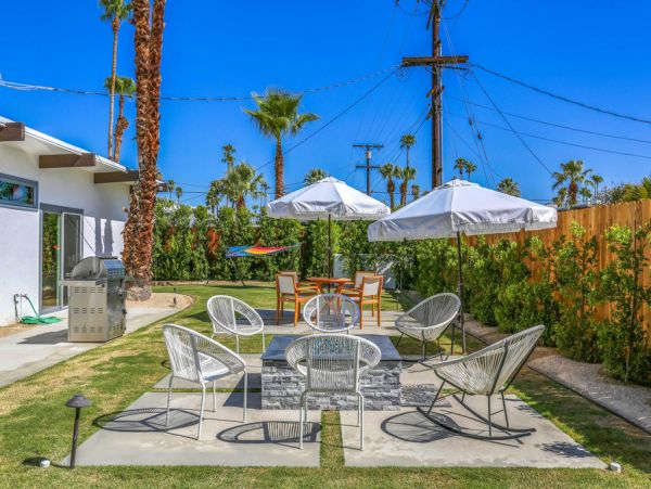 Palm Springs Home 984250