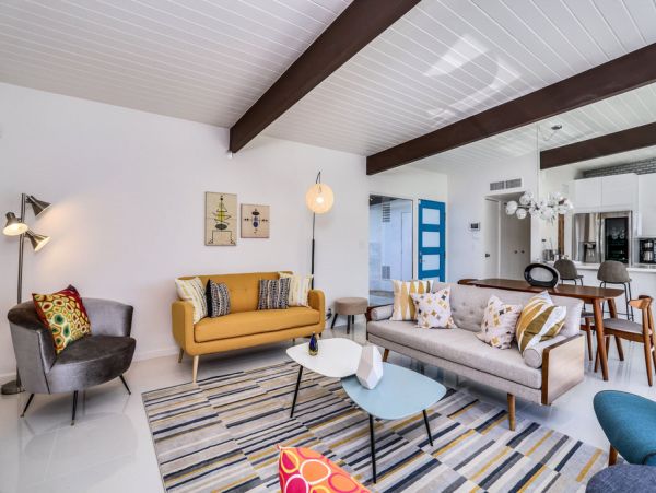Palm Springs Home 984250