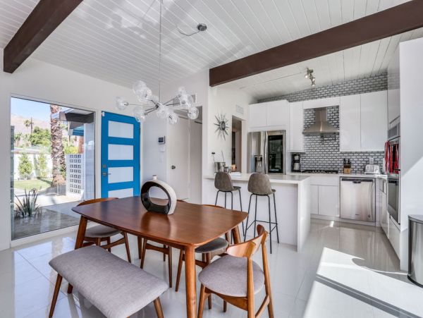 Palm Springs Home 984250