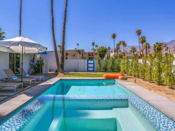 Palm Springs Home 984250