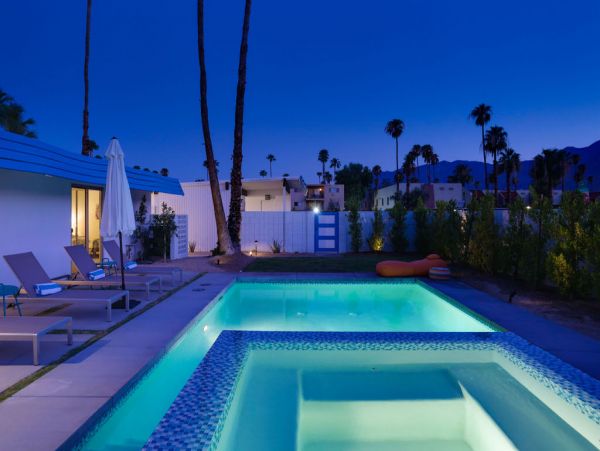Palm Springs Home 984250