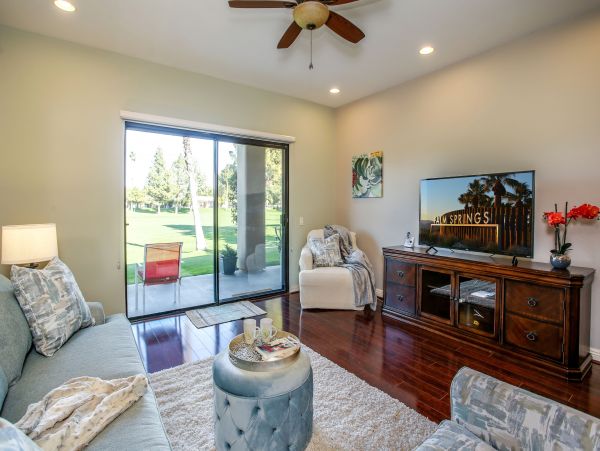 Palm Springs Home 984251