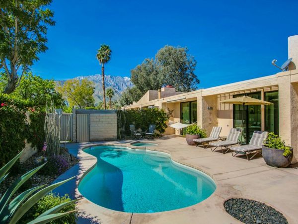 Palm Springs Home 984252