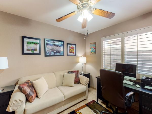 Palm Springs Home 984253