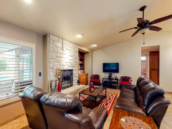 Palm Springs Home 984253