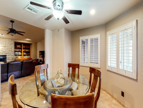 Palm Springs Home 984253