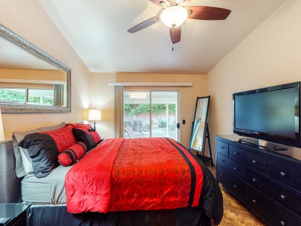 Palm Springs Home 984253
