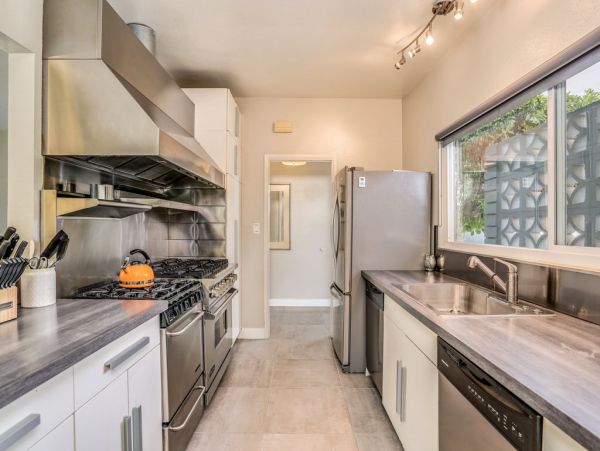 Palm Springs Home 984254