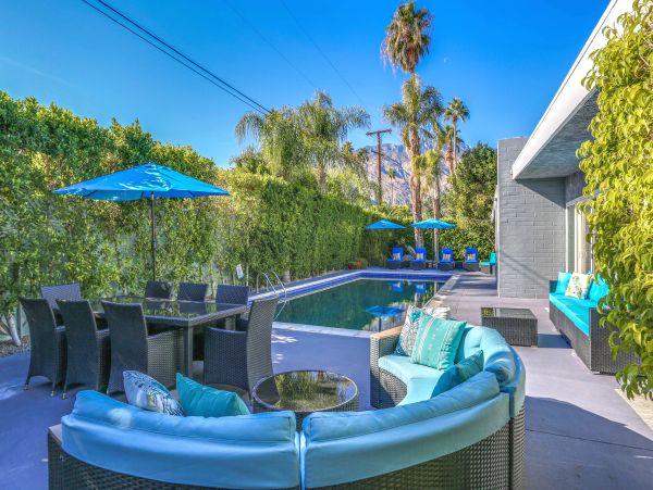 Palm Springs Home 984254
