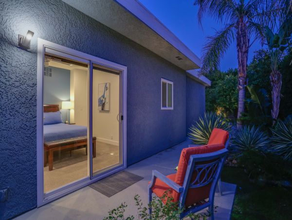 Palm Springs Home 984254