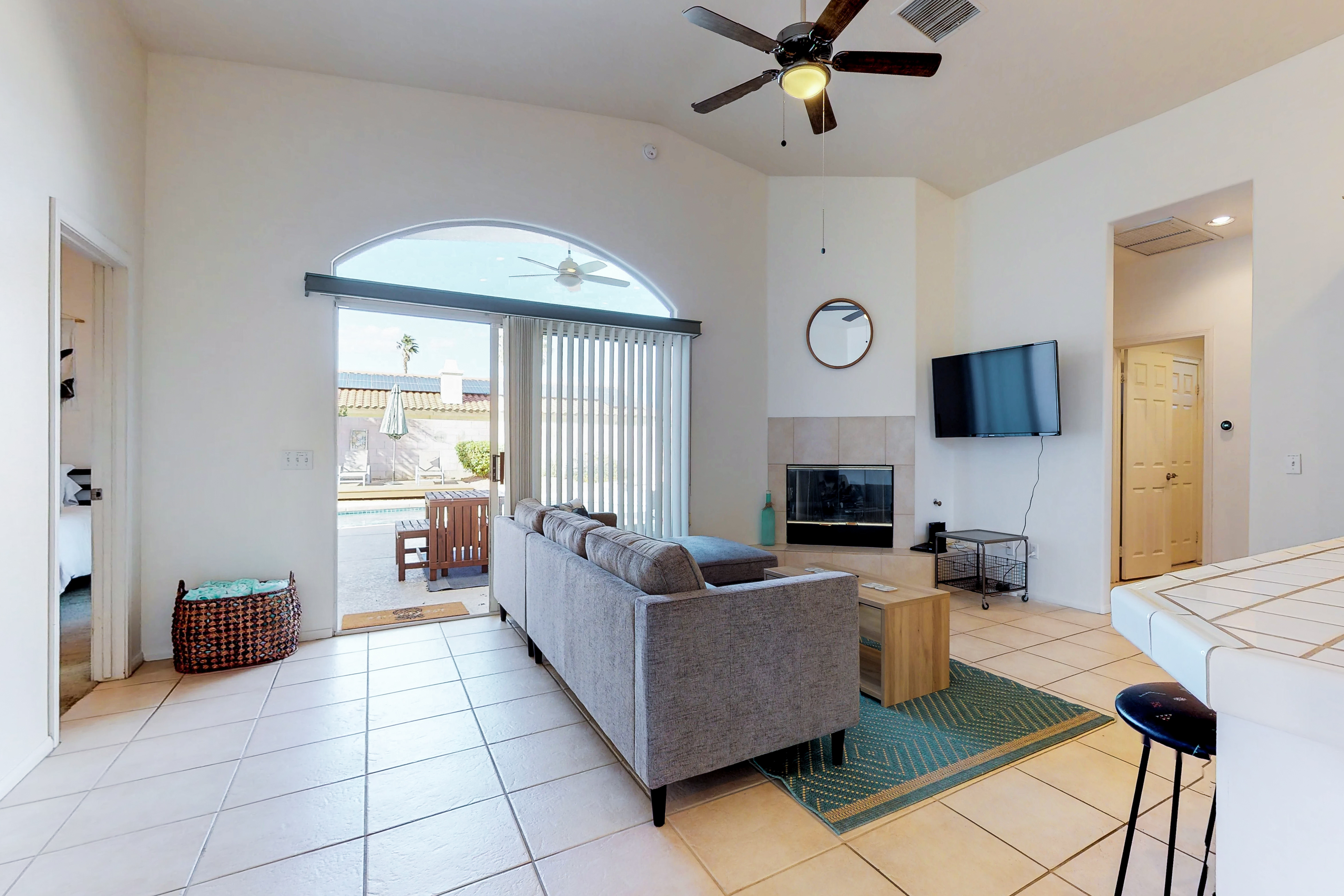 Palm Springs Home 984255