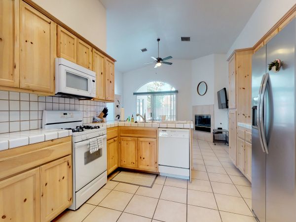 Palm Springs Home 984255