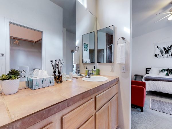 Palm Springs Home 984255