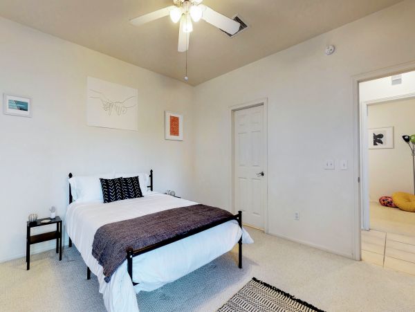 Palm Springs Home 984255