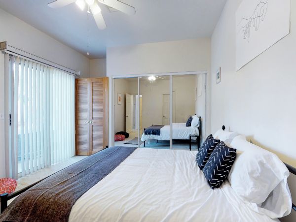 Palm Springs Home 984255