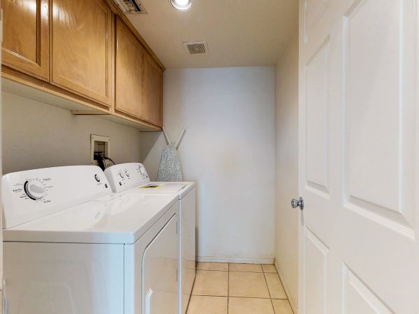 Palm Springs Home 984255