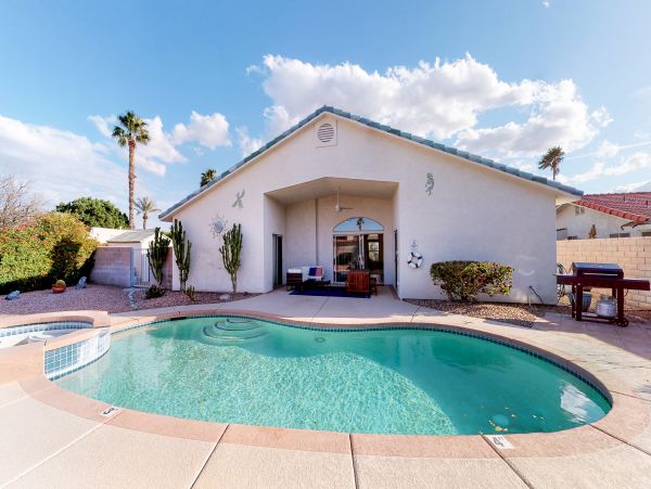 Palm Springs Home 984255
