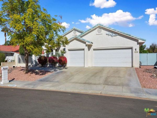 Palm Springs Home 984255